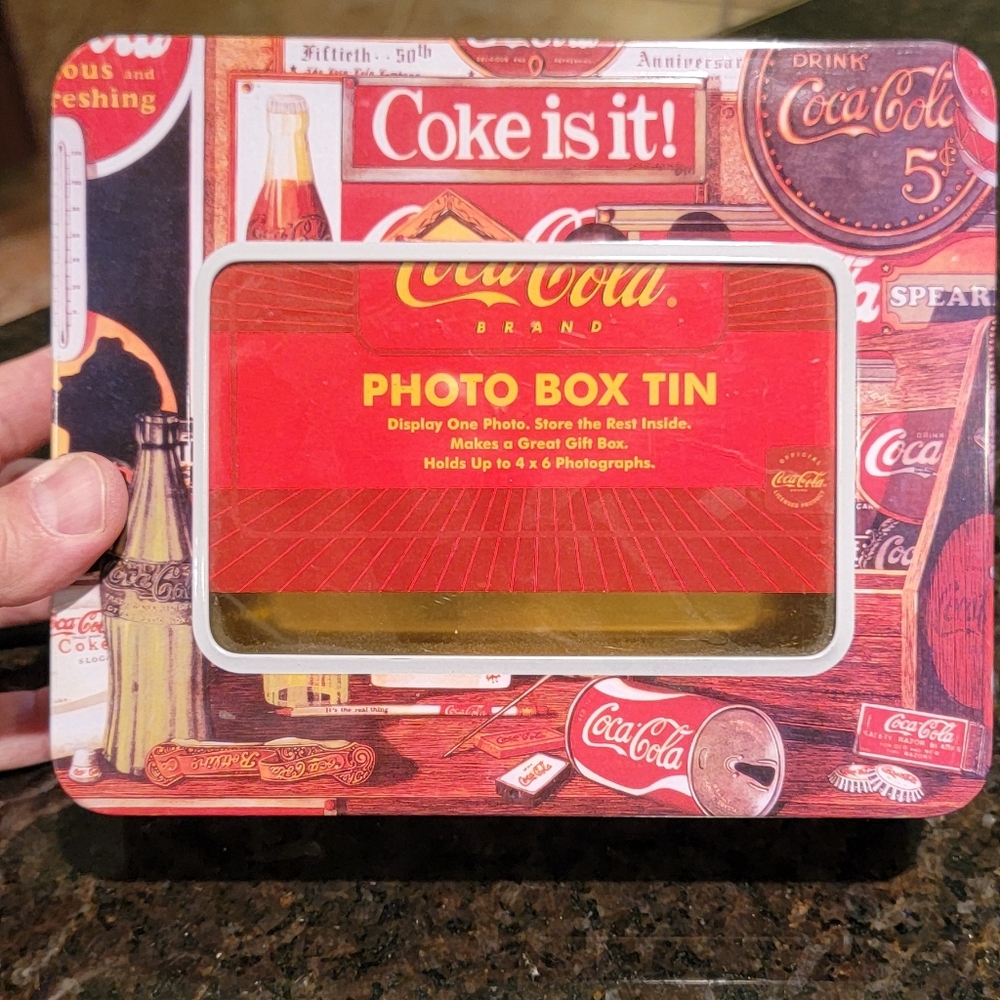 COCA-COLA CASE
